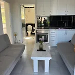 Mimi\'S Apartments